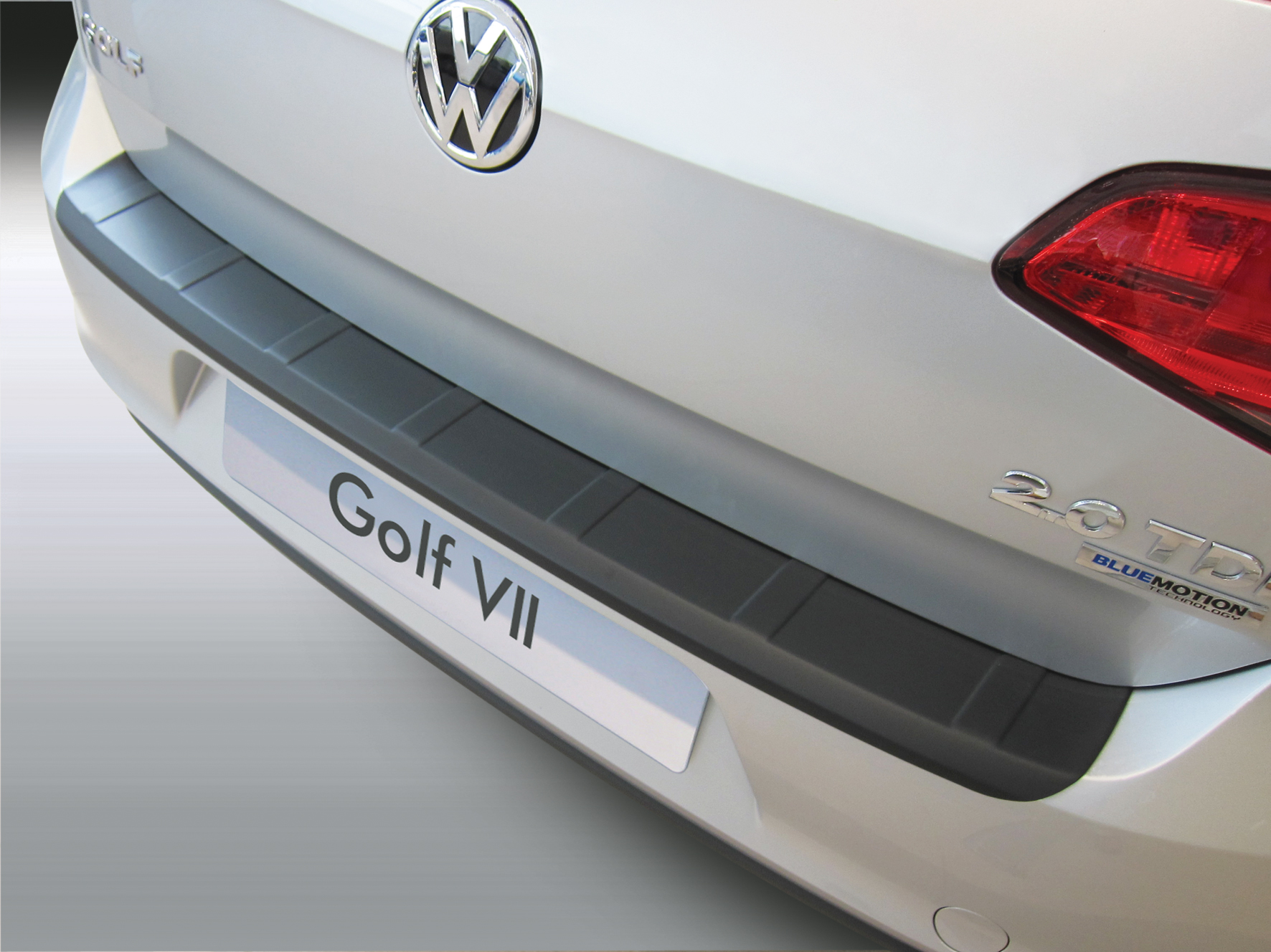 Ladekantenschutz mit Abkantung passend für Volkswagen Golf 7 VII Variant  und Golf VII Alltrack (vor Facelift) auch für GTI und R ab BJ. 06.2013 bis  12.2016 ABS Farbe schwarz
